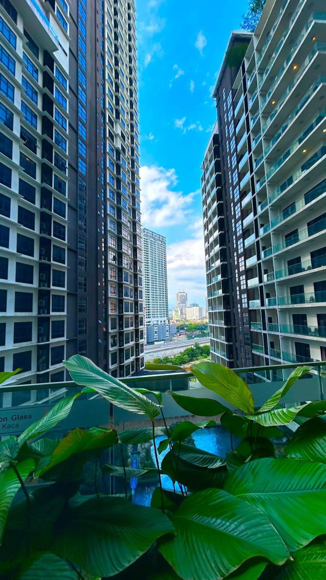 Summer Suites Klcc By Impexia Куала Лумпур Екстериор снимка