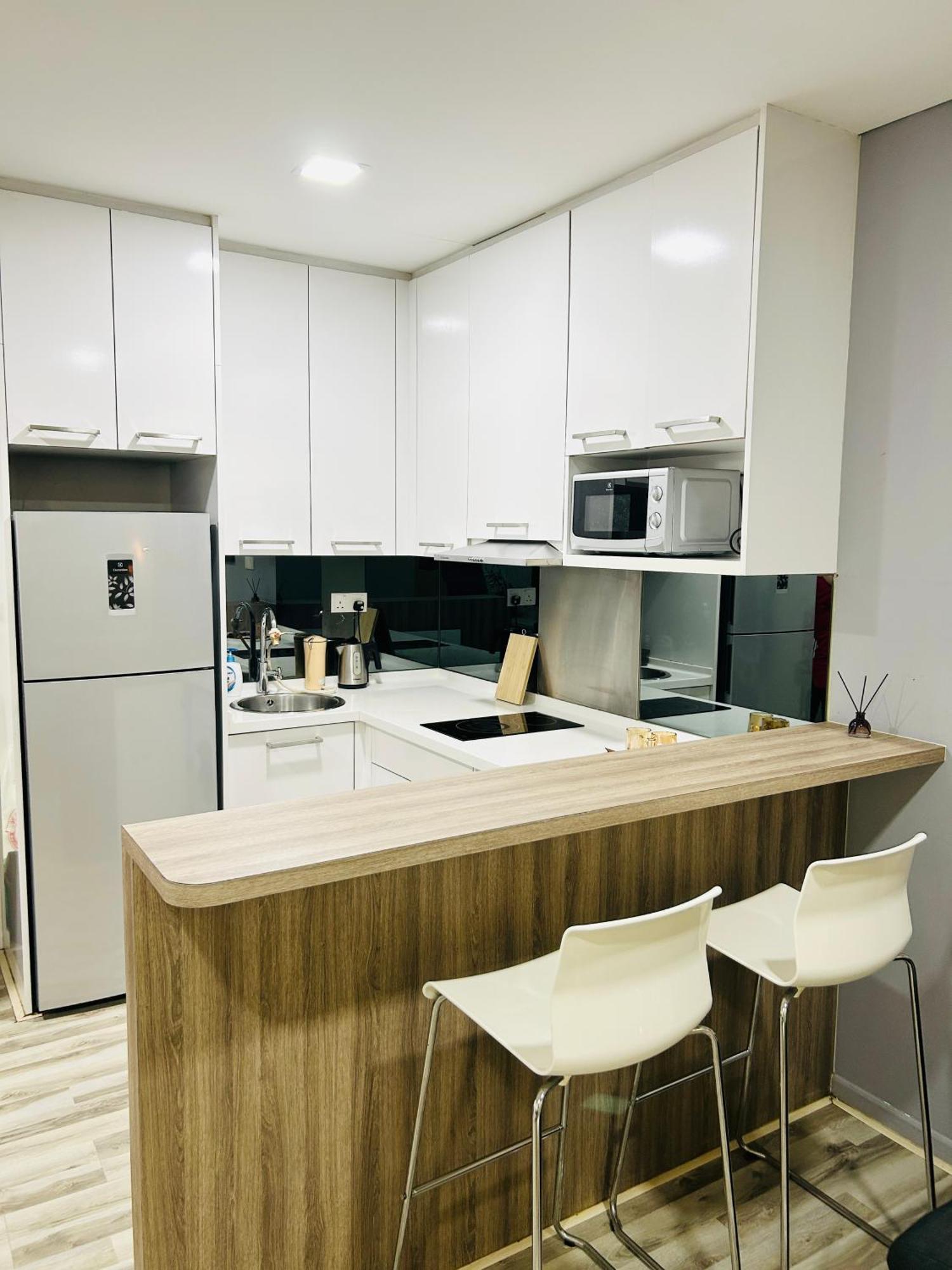 Summer Suites Klcc By Impexia Куала Лумпур Екстериор снимка